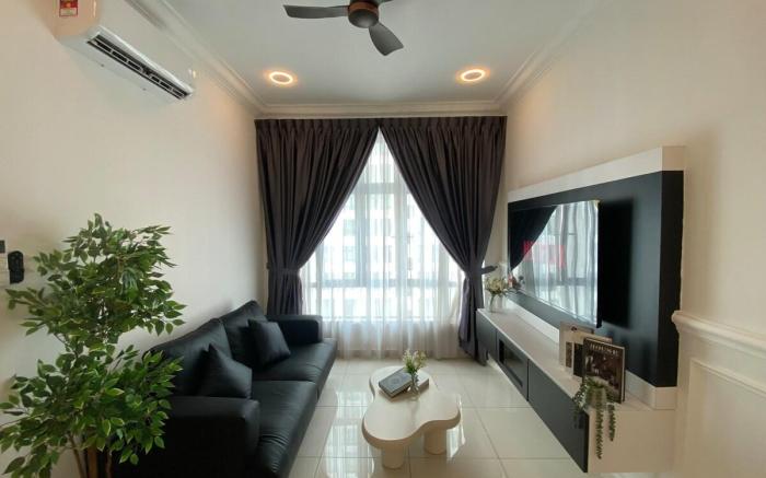 Kempas Dsummit, Whispering Pines by Antlerzone