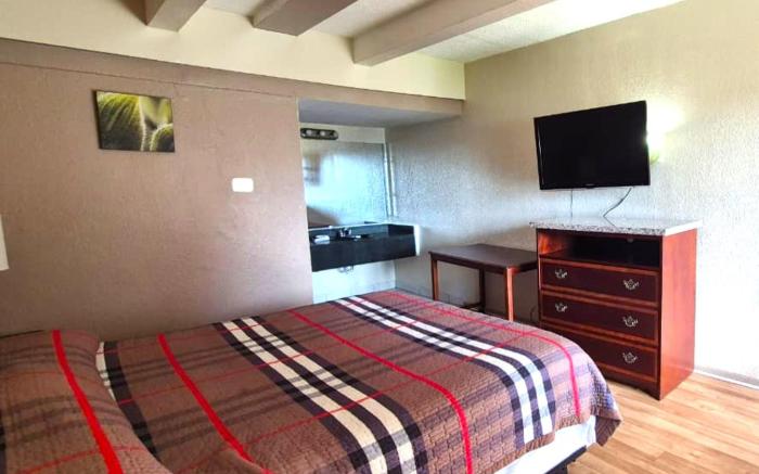 Saratoga Motel By Capital O Near Midway Airport Chicago IL