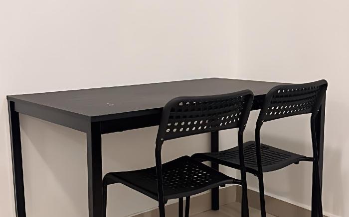 Studio MV-18 | Balcony + Kitchen