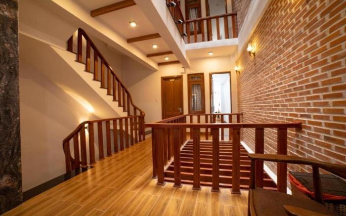 The Land Hotel & Apartment