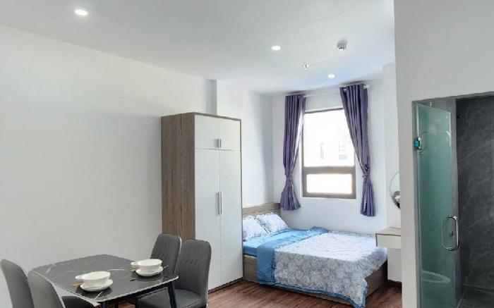 white palace apartment