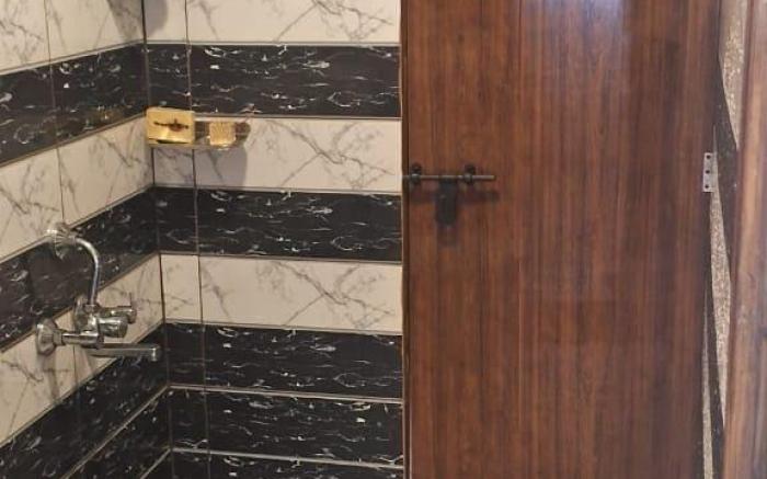 Cozy room in Kanthalloor w/ Attached shared Bathrm