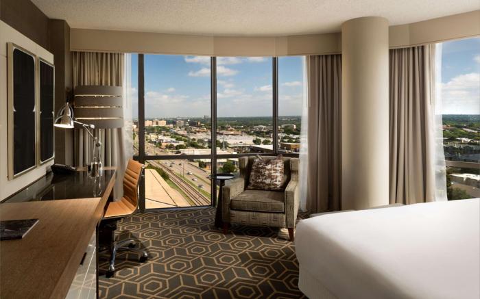 DoubleTree by Hilton Dallas-Campbell Centre