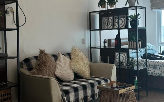 Homey Studio Unit behind Abreeza Mall with Parking