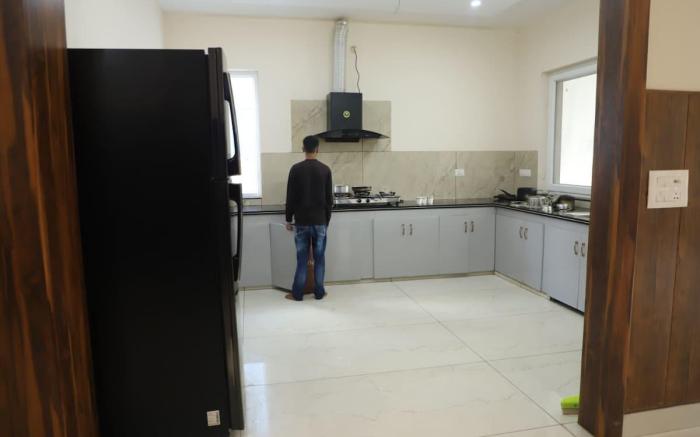 3 room with attached bath in a luxrious vill