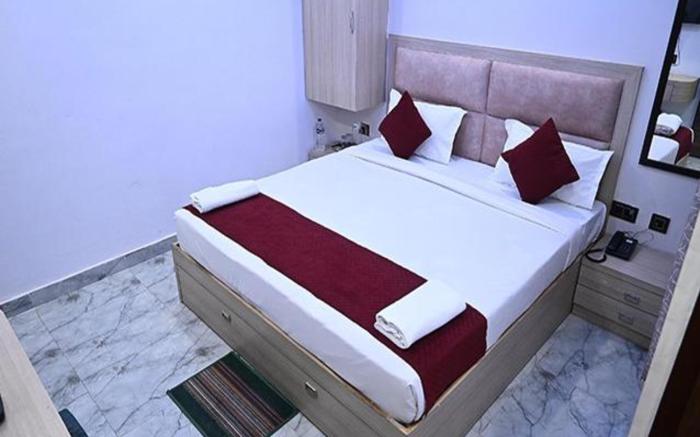 FabHotel Yatri Nivas - Assi Ghat