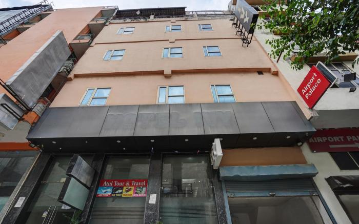 FabHotel Sun Plaza - Near Delhi Airport