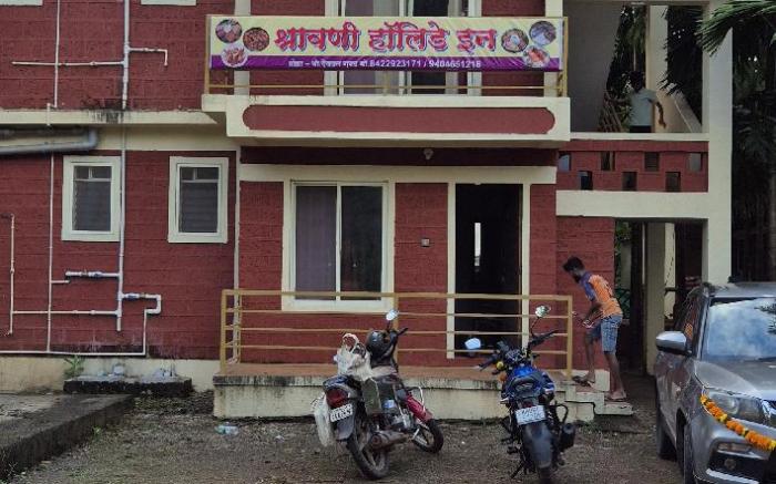 SHRAVANI HOLIDAY INN 