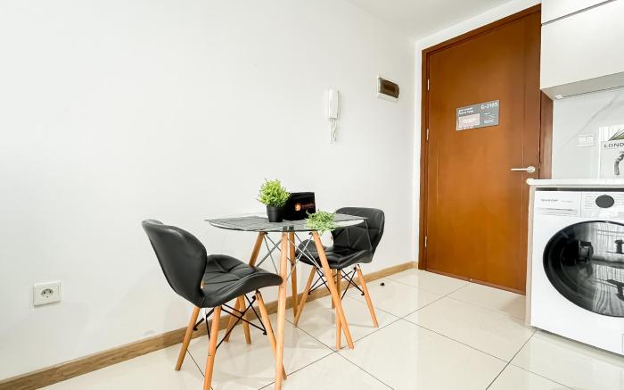 1BR near Mall at M-Town Signature By Travelio