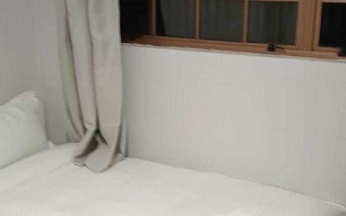 Four Beds in 2 Bedroom Chalet, 6c Chapman PL