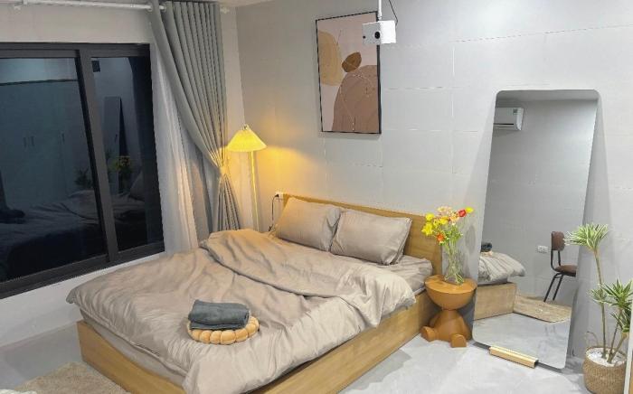 Ebon Room - Amoureux Homestay