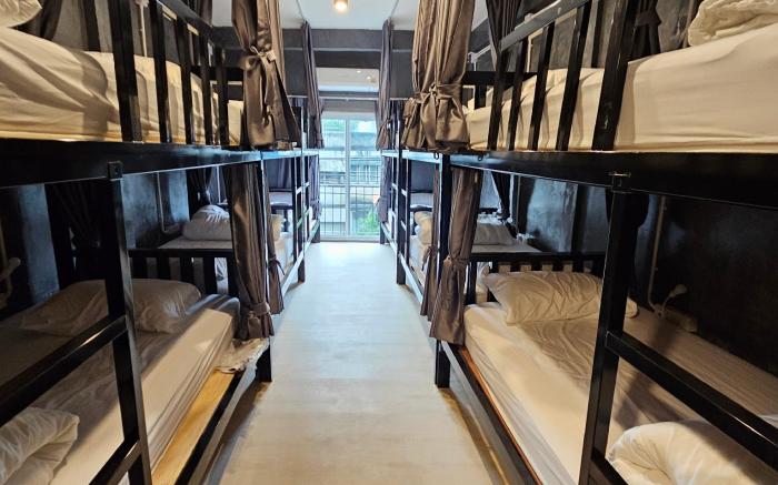 Khlongsan Hostel Bar and Cafe