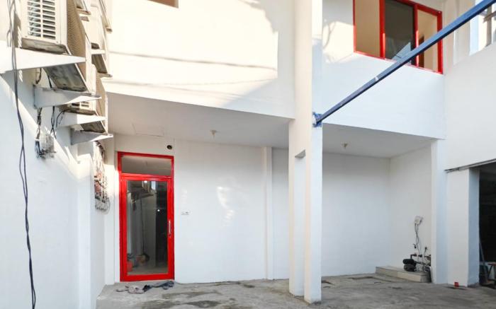 RedDoorz near RSUD dr. Soewandhie 2