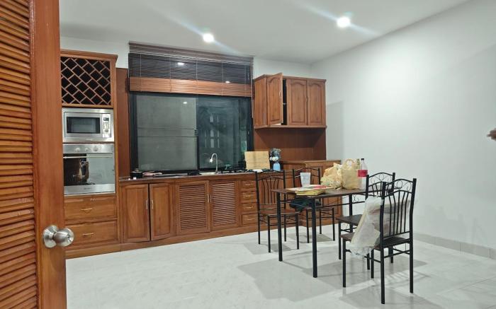 2BR house 182sqm 300m from the beach