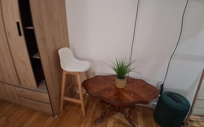 center,5 minute Eiffel and Louvre meusm,nice apart