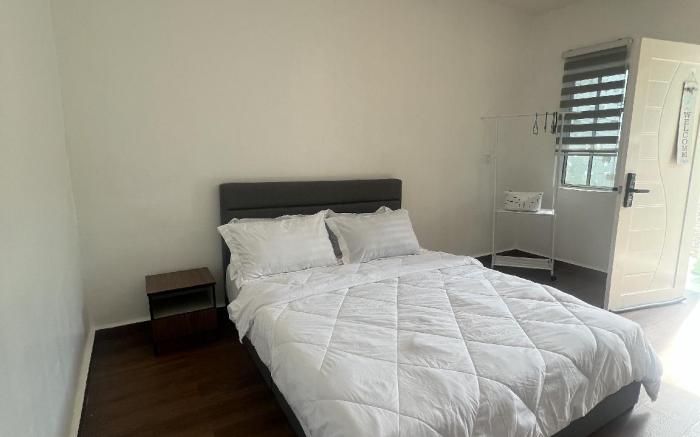 Rumah Kebun Bonda Queen Room