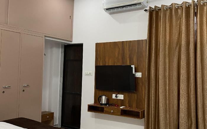 Dakshraj Villa, A peaceful family stay 