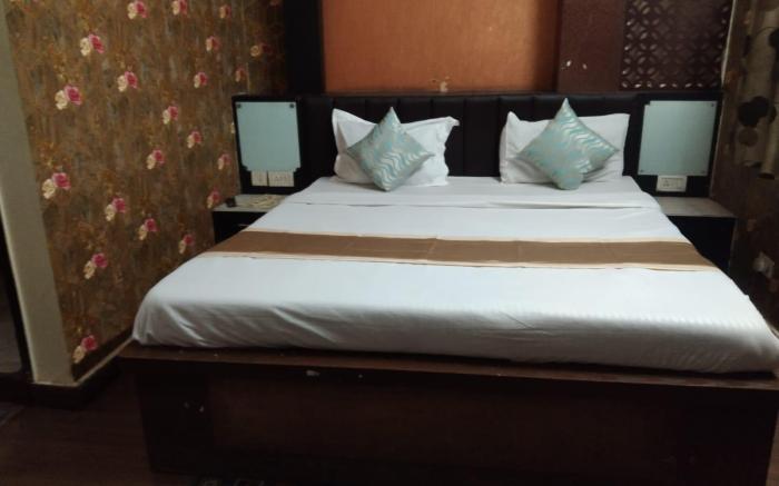 Hotel Just 9 Inn, Lucknow