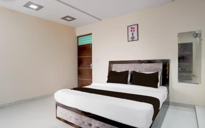 Hotel Majestic Taj, Agra 