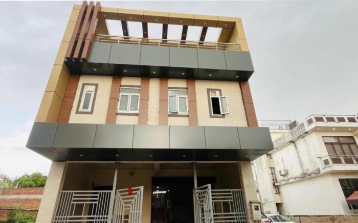 Hotel Majestic Taj, Agra 