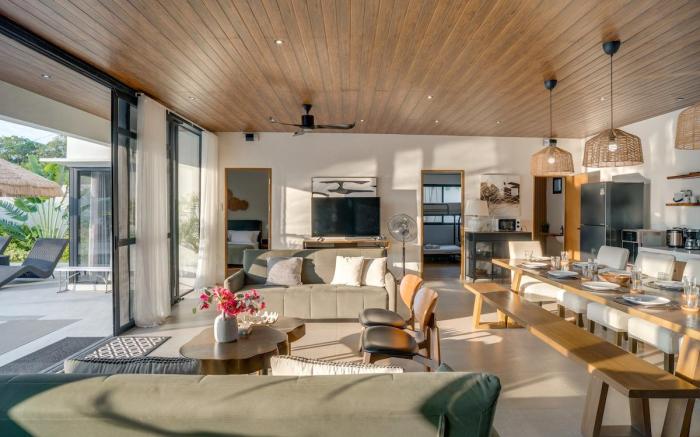 4BR Villa w/ Pool & WiFi in Calatagan, Batangas