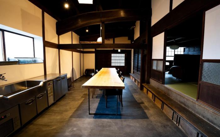 Fullrenovation, restaurant chef produced old house