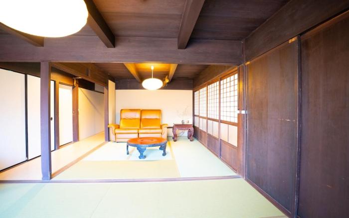 Fullrenovation, restaurant chef produced old house