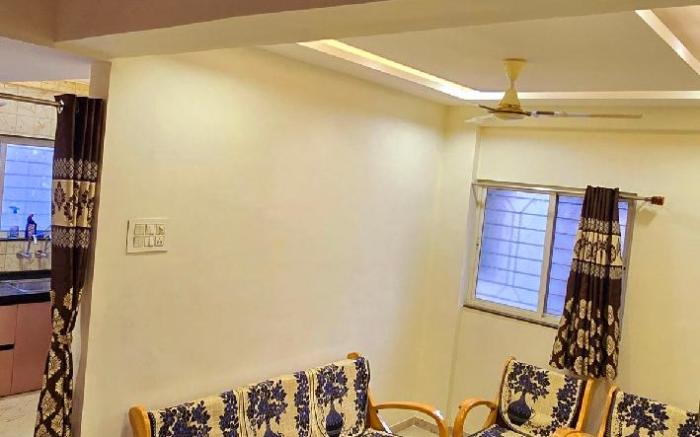 2 bhk flat in middle of city