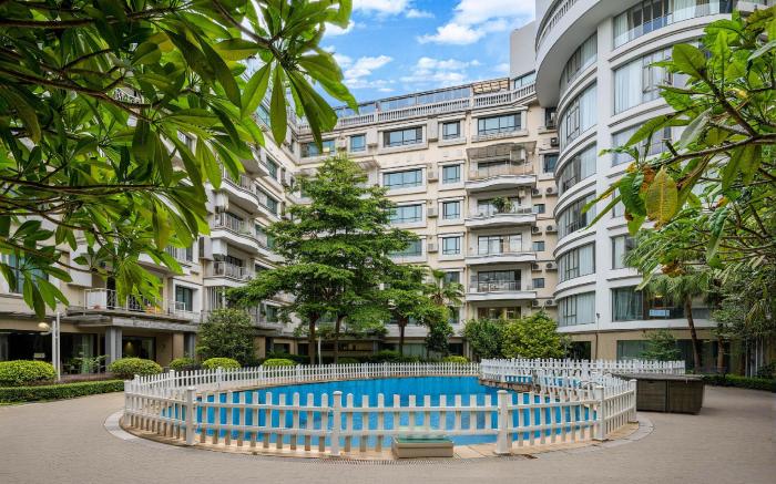 Scattered Cloud · Garden Mansion