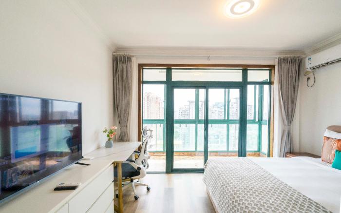 Tyms Business 1BR APT Gubei Yadu International