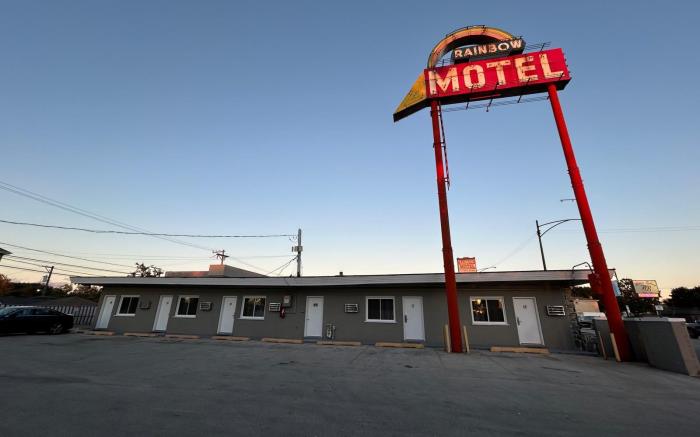 Rainbow Motel