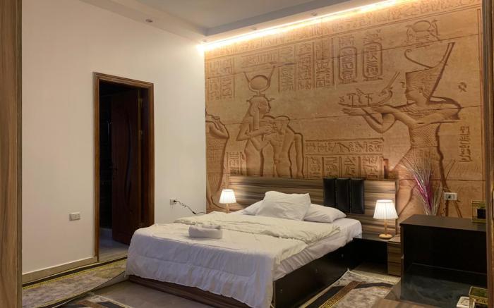 Pyramids Gold Sand INN