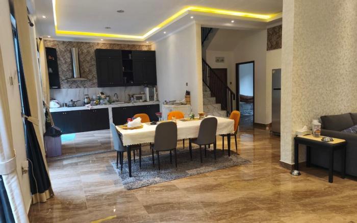 Villa sentul City sewa harian kolam renang roftop