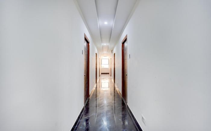 Hotel O Eswar Grand Palace Perungudi