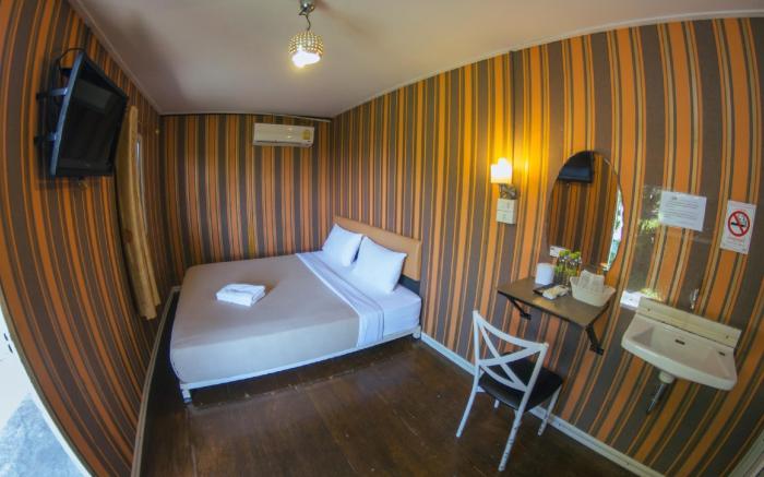 ไอรอน รีสอร์ท แอนด์ โฮเทล