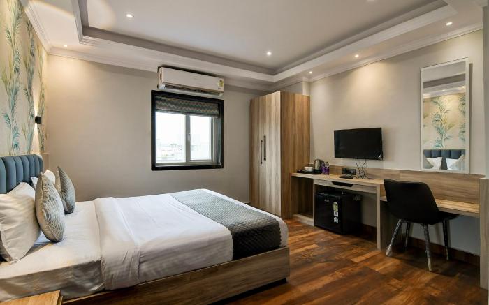 FabHotel Seventy Seven