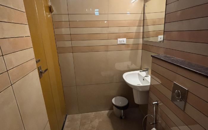 Lakesong Homestay 6BR with Pool by Homeyhuts