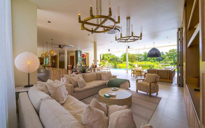 Ultra-Modern 6-Bedroom in Golf Course (PH6)