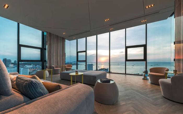 Sea View 2 Bed Room Unit Central Pattaya