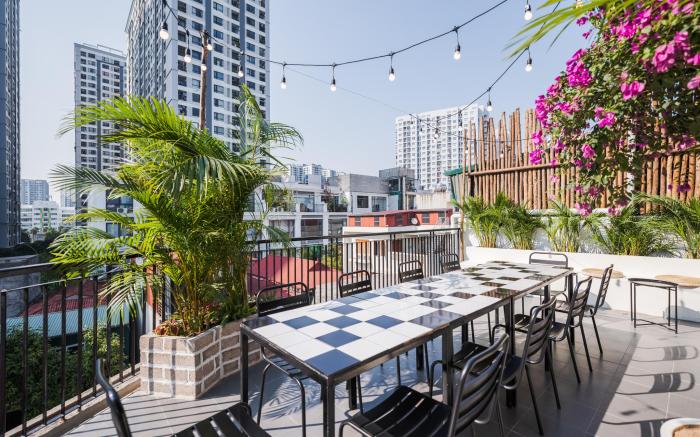 Lime & Sun Rooftop Hotel-Staff 24/7