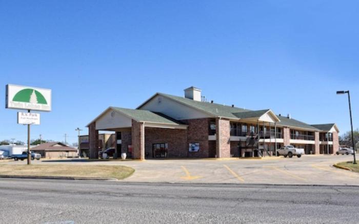 Twin Lakes Inn & RV Park