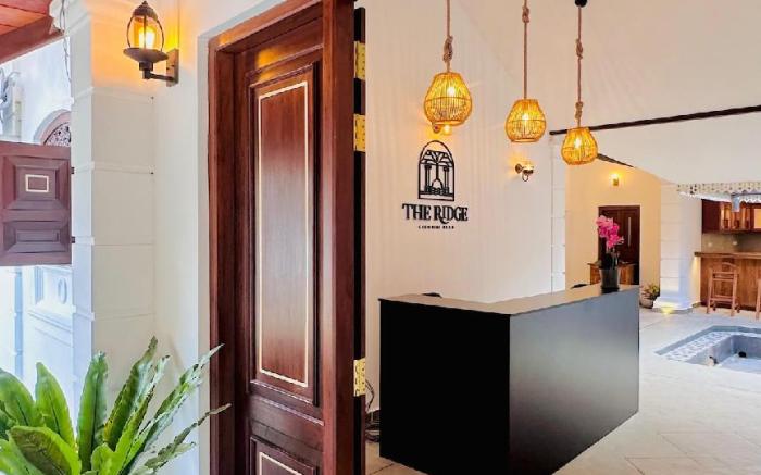 The RidgeColonial Villa - 10 min walk to Beach