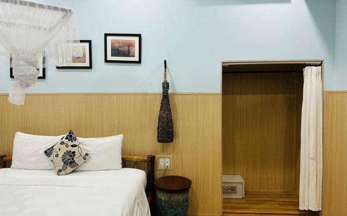 Bedroom with private kitchen