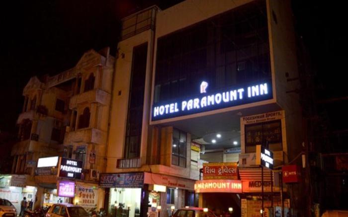 Hotel Paramount Inn