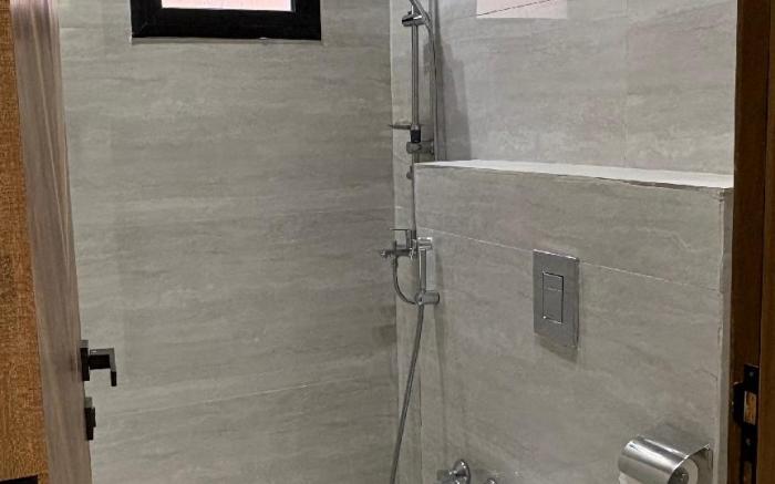 اجنحة القمه للشقق المخدومه