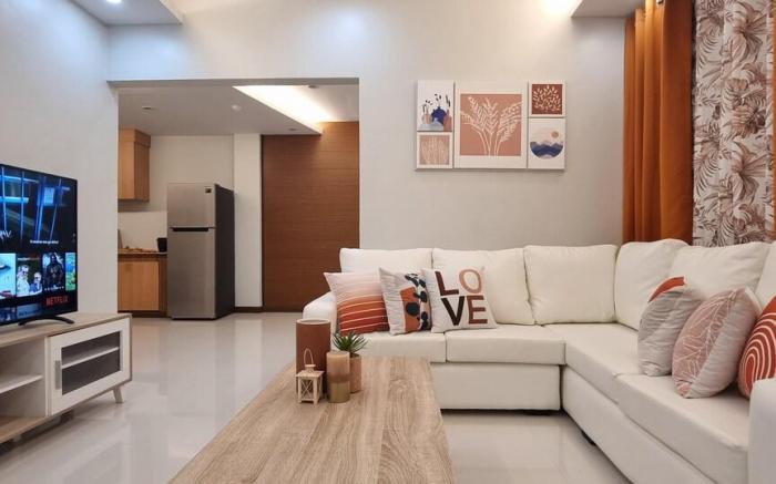 Cozy 3BR unit w/pool, 7 mins drive to surftown