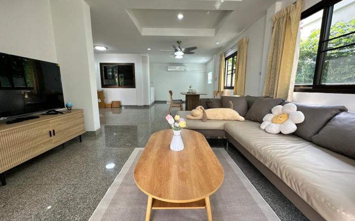 A Spacious and Peaceful detached house in Bangkok