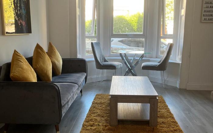 Newly Refurbished 1 Bedroom Flat