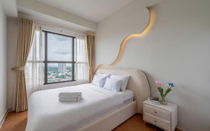 Sin House - The Sun Avenue Apartment