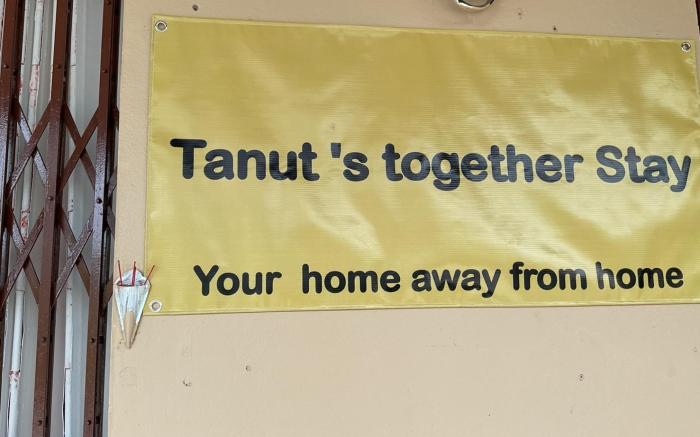 Tanut 's together stay